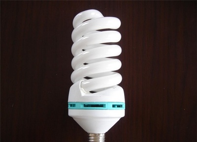 節能燈壽命長短 消費者說了算_焦點家居_選材導購_選材價格_裝修選材